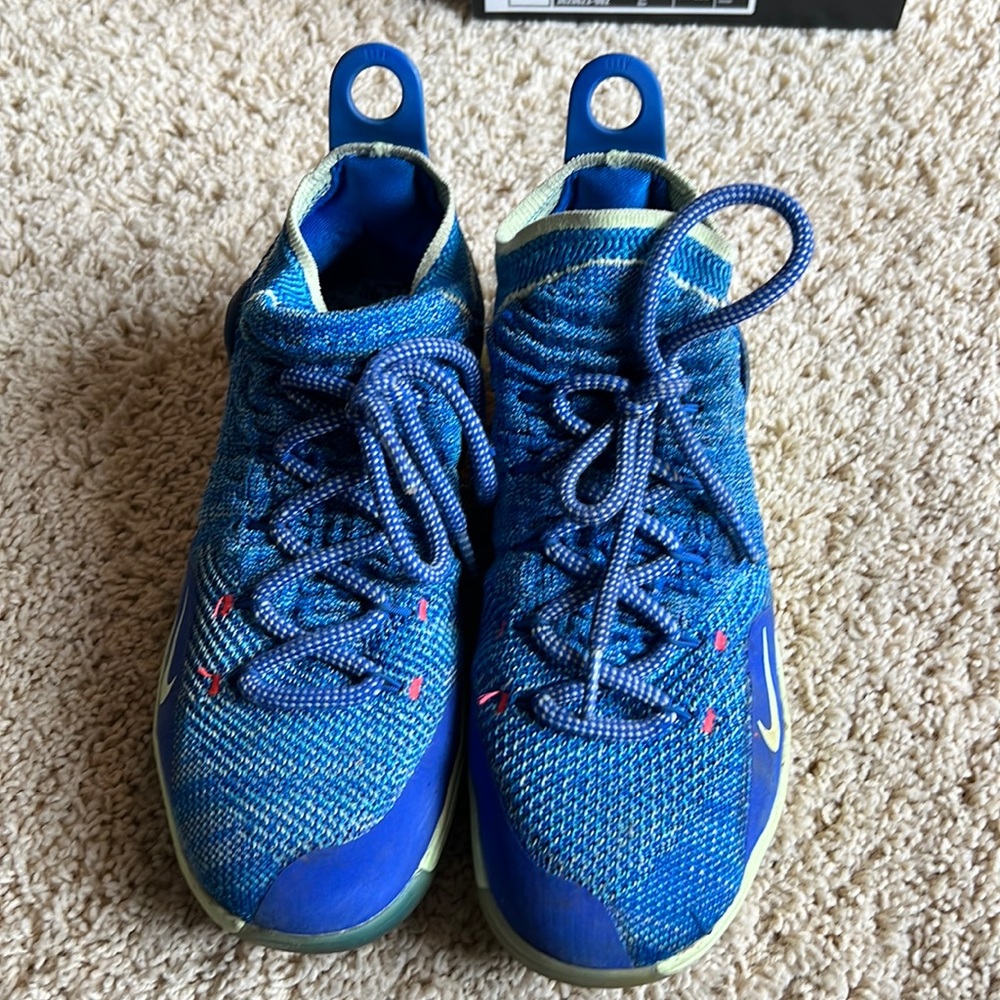 Boys Nike KDXI (Kevin Durant) sneakers